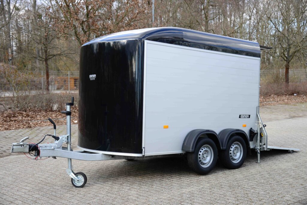 Kofferabhänger mit Tandemachse geschlossen